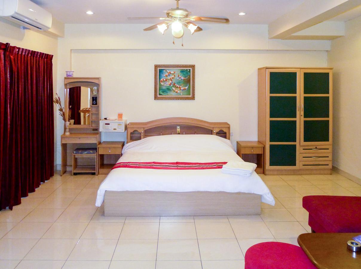 Metro Apartments Pattaya Exteriör bild