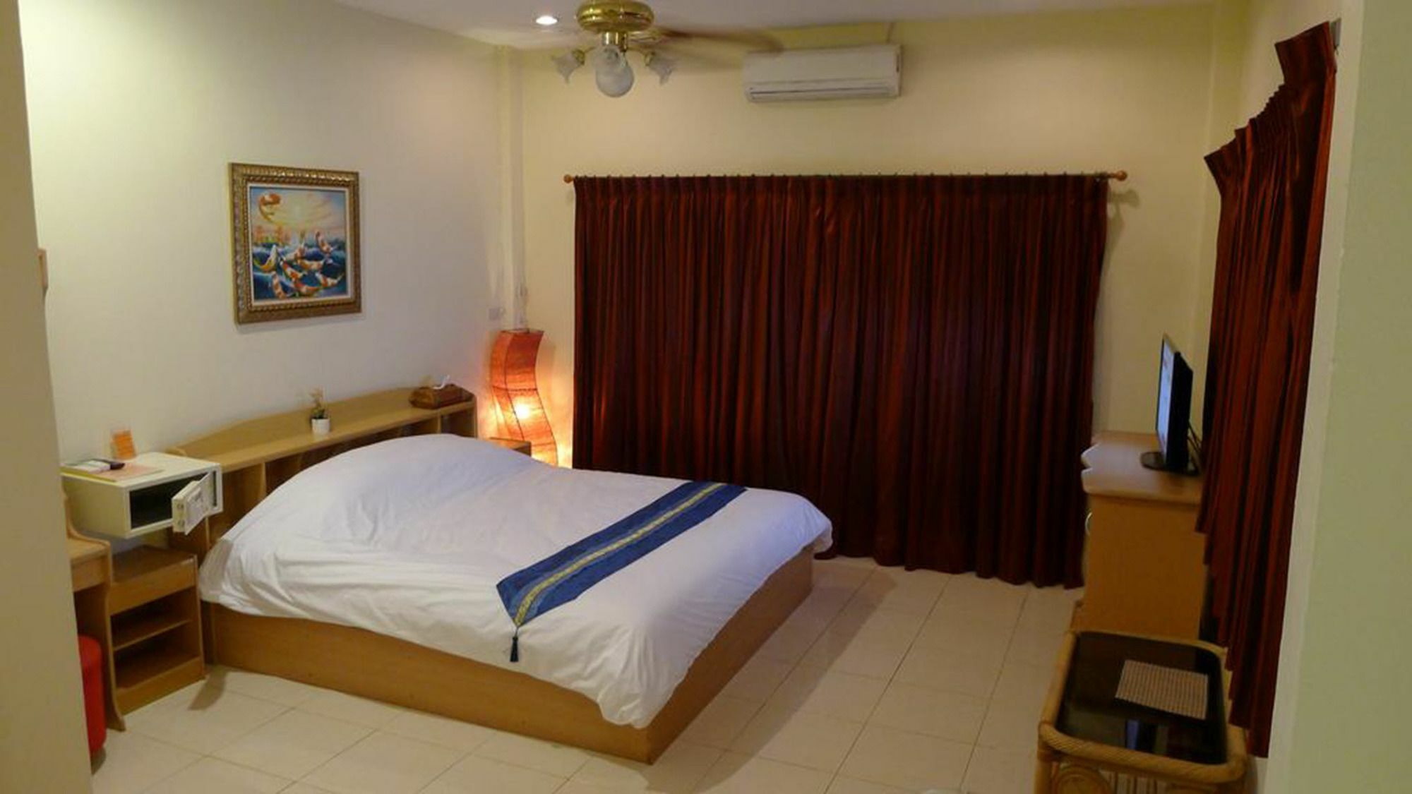 Metro Apartments Pattaya Exteriör bild